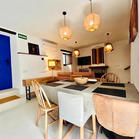 En Con Patio Andaluz, Chimenea Y Sala Multiusos Montejaque